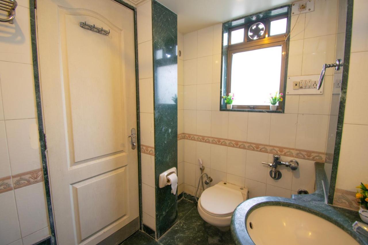 Octave Bund Garden Hotel Пюн Екстериор снимка